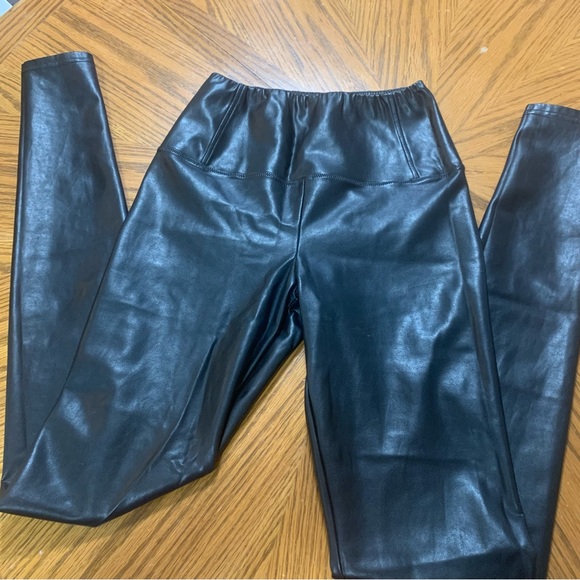 Wilfred Pants - Wilfred Free pants, small, black faux leather. Aritzia black pants